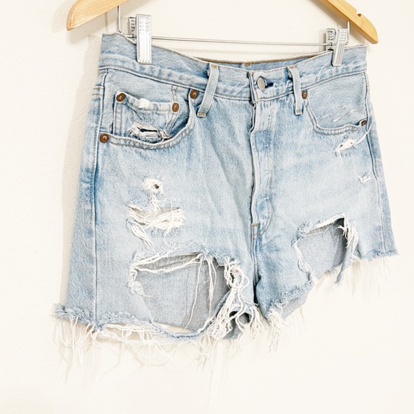 LEVI’S 501 Denim Cutoff Shorts Distressed/Destroyed Button Fly Relaxed Size 29 - Picture 2 of 7